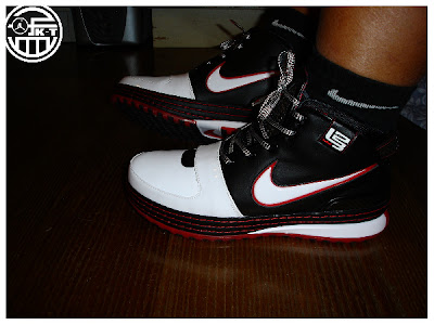 nike zoom lebron 6 gr black white red 14 29 A Fresh Look at the Initial Nike Zoom LeBron Six Colorway