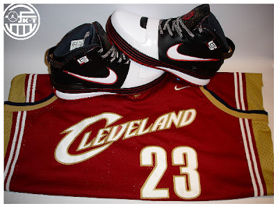 nike zoom lebron 6 gr black white red 14 30 A Fresh Look at the Initial Nike Zoom LeBron Six Colorway