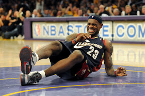 lebron james nba 090119 cle at lal 17 Kobe Bryant vs LeBron James   The Never Ending Story