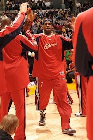 lebron james nba 090119 cle at lal 40 Kobe Bryant vs LeBron James   The Never Ending Story