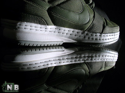 nike zoom lebron 6 low ss white army green 1 06 Nike Zoom LeBron 6 Low White/Army Green Look and See Sample
