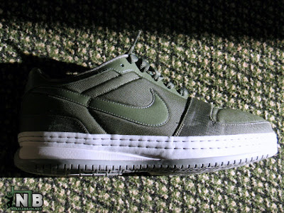nike zoom lebron 6 low ss white army green 1 09 Nike Zoom LeBron 6 Low White/Army Green Look and See Sample