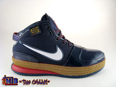 Nike Zoom LeBron James VI Chalk Edition Showcase lebron6 the chalk 01 web Nike Zoom LeBron James VI Chalk Edition Showcase