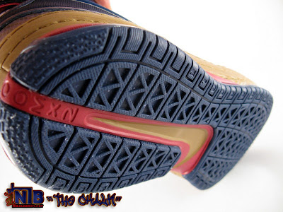 Nike Zoom LeBron James VI Chalk Edition Showcase lebron6 the chalk 56 web Nike Zoom LeBron James VI Chalk Edition Showcase