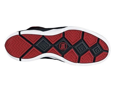 nike zoom soldier 3 gr black white red 0 4 Nike Zoom Soldier III Production vs Sample Comparison