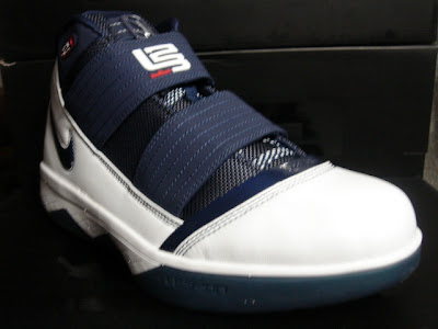nike zoom soldier 3 gr white navy red 1 06 White/Navy/Red Nike Zoom Soldier III First Look