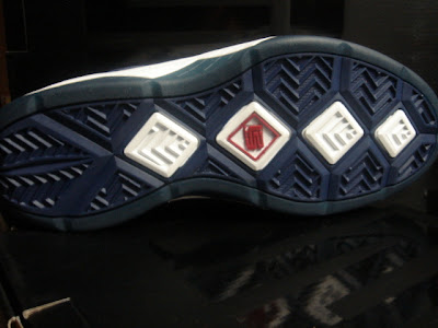 nike zoom soldier 3 gr white navy red 1 12 White/Navy/Red Nike Zoom Soldier III First Look