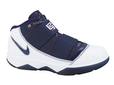 Nike Zoom Soldier 3 White and Navy Sample vs General Release nike zoom soldier 3 gr white navy red 0 02 Nike Zoom Soldier 3 White and Navy Sample vs General Release