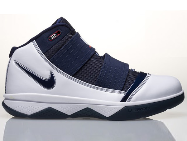 Nike Zoom Soldier 3 White and Navy Sample vs General Release
