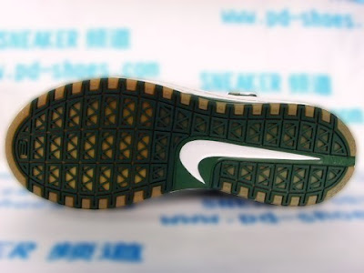 Nike Zoom LeBron VI SVSM Away Alternate Heel Tab nike zoom lebron 6 pe svsm third 6 04 Nike Zoom LeBron VI SVSM Away Alternate Heel Tab
