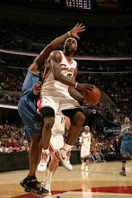 lebron james nba 090408 cle vs was 03 39 1 For Cavs as They Overpower Boston. Bron Rocks the Miami aka Easter Six.