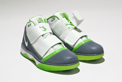 Two Faces of the Dunkman Nike Zoom LeBron Soldier III (3) nike zoom soldier 3 gr dunkman 6 10 Two Faces of the Dunkman Nike Zoom LeBron Soldier III (3)