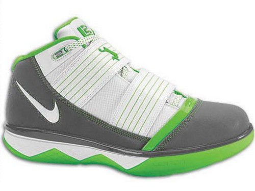 Dunkman Nike Zoom LeBron Soldier 3 Available at Eastbay NOW