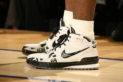 Couple New Shots of the MVP Six Live From Cavs Hawks Game 1 nike zoom lebron 6 pe most valuable player mvp 3 05 Couple New Shots of the MVP Six Live From Cavs Hawks Game 1