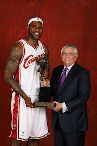 Amazing Encore LeBron and Co. Cruise By Hawks in the Series Opener lebron james nba 090505 cle vs atl 13 game 1 Amazing Encore LeBron and Co. Cruise By Hawks in the Series Opener