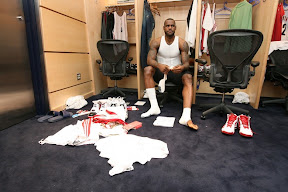 Amazing Encore LeBron and Co. Cruise By Hawks in the Series Opener lebron james nba 090505 cle vs atl 46 game 1 Amazing Encore LeBron and Co. Cruise By Hawks in the Series Opener