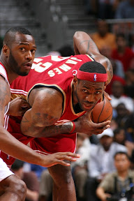 lebron james nba 090509 cle vs atl 41 game 3 LeBron Puts on Another MVP Show. Mo Gets Recruited as Soldier.