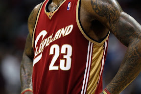 lebron james nba 090509 cle vs atl 03 game 3 LeBron Puts on Another MVP Show. Mo Gets Recruited as Soldier.