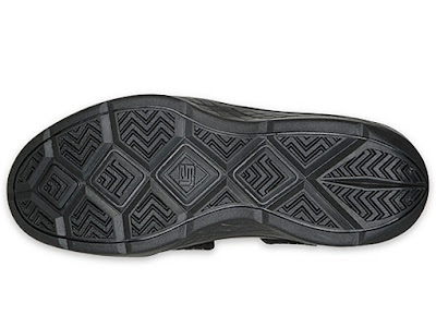 nike zoom soldier 3 gr triple black 3 03 Nike Zoom Soldier III Triple Black Available at Finishline