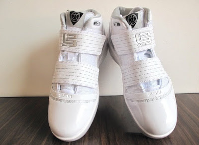 Zoom Soldier III TB (Team Bank) 367183 102 Actual Photos nike zoom soldier 3 tb white white 1 05 Zoom Soldier III TB (Team Bank) 367183 102 Actual Photos