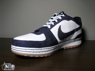 Nike Zoom LeBron VI Low White / Navy / Light Brown Denim lebron6 low navy denim 37 web Nike Zoom LeBron VI Low White / Navy / Light Brown Denim