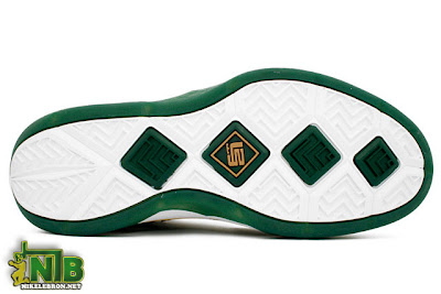 nike zoom soldier 3 pe svsm home 4 10 Detailed Look at the SVSM Nike Zoom LeBron Soldier III Irish