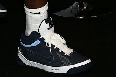 Upcoming Nike Zoom LBJ Ambassador II Navy Denim on Kings Feet nike zoom lebron ambassador 2 gr navy white 1 03 Upcoming Nike Zoom LBJ Ambassador II Navy Denim on Kings Feet