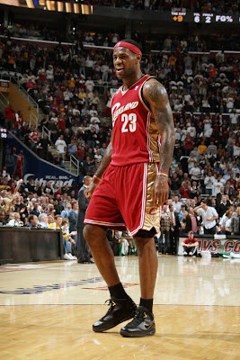 timeline 091027 nba lebron7 blk gold 2009 10 Timeline