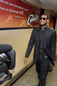 Cavs Lose in the Season Opener. LeBron Breaks out the Black VII. lebron james nba 091029 cle vs bos 16 Cavs Lose in the Season Opener. LeBron Breaks out the Black VII.