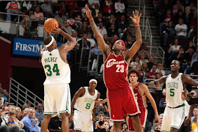 Cavs Lose in the Season Opener. LeBron Breaks out the Black VII. lebron james nba 091029 cle vs bos 09 Cavs Lose in the Season Opener. LeBron Breaks out the Black VII.