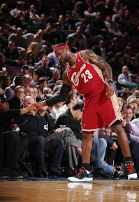 lebron james nba 091106 cle at nyc 06 LeBron Brings Down NYC. Debuts the Red Carpet Nike LeBron VII.