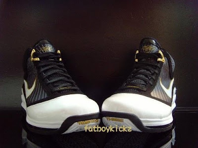 nike air max lebron 7 gr white black gold 1 03 Black / White / Gold   Nike Air Max LeBron 7 (VII) Preview