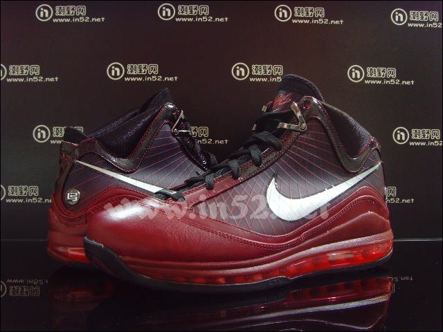 nike air max lebron vii christmas limited edition new photos nike lebron 7 christmas