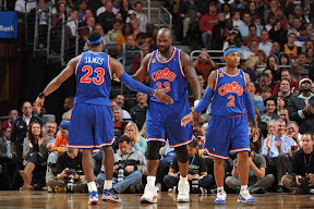 lebron james nba 091202 cle vs phx 05 Cavs Go Retro and Cool Down Suns. LeBron Debuts the HWC LBJ7.