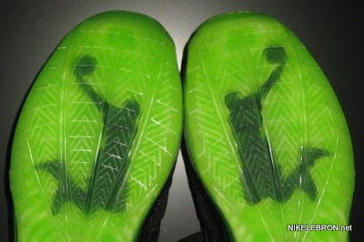 Black Dunkman Nike Air Max LeBron VII (7) First Close Up nike air max lebron 7 gr black dunkman 1 03 Black Dunkman Nike Air Max LeBron VII (7) First Close Up