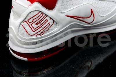 nike air max lebron 7 gr white red 3 06 Nike Air Max LeBron VII NFW Woven White/Red Available Early