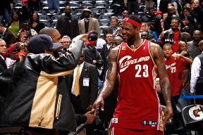 lebron james nba 091229 cle at atl 01 King James Debuts Black/White/Gold LBJ7 as Cavs Sink Hawks