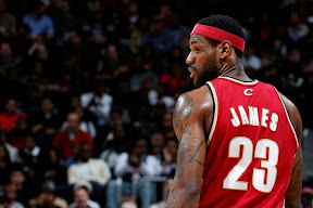 lebron james nba 091229 cle at atl 07 King James Debuts Black/White/Gold LBJ7 as Cavs Sink Hawks