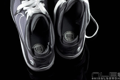 As Clean as it Gets: Air Max LeBron VII Cool Grey/White Showcase lebron7 cool grey 48 web As Clean as it Gets: Air Max LeBron VII Cool Grey/White Showcase