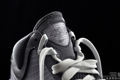 As Clean as it Gets: Air Max LeBron VII Cool Grey/White Showcase lebron7 cool grey 46 web As Clean as it Gets: Air Max LeBron VII Cool Grey/White Showcase