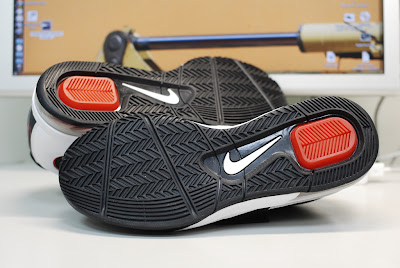 nike zoom soldier 4 gr black white red 1 01 Nike Zoom LeBron Soldier IV   Black/White/Red   Actual Photos