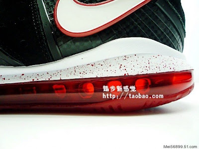 nike air max lebron 8 ss black white red 2 09 Nike Air Max LeBron VIII (8)   Black/White/Red   Detailed Photos