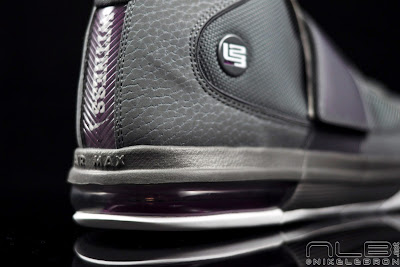 lebrons soldier4 grey purple 48 web Zoom Air + Max Air + LeBron = Zoom Soldier IV. Grey/Plum Pics.