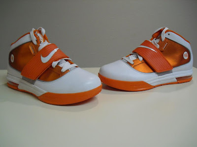 nike zoom soldier 4 tb white orange 1 01 Nike Zoom Soldier IV TB   White/Orange/Grey   Sample Photos