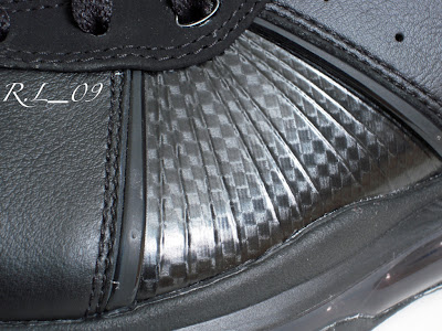 Detailed Look at the Nike Air Max LeBron VII (8) Triple Black nike air max lebron 8 gr black black 2 11 Detailed Look at the Nike Air Max LeBron VII (8) Triple Black