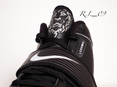 nike zoom soldier 4 tb black black 2 04 Zoom Soldier IV TB (Team Bank)   407630 001   Actual Photos