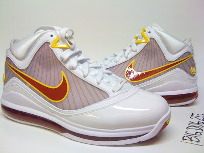 nike air max lebron 7 pe fairfax home 6 04 Nike Air Max LeBron VII (7) Fairfax Lions Home & Away PEs