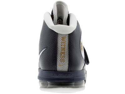 LeBrons Nike Zoom Soldier IV White/Navy/Gold Detailed Look nike zoom soldier 4 gr white navy gold 2 05 LeBrons Nike Zoom Soldier IV White/Navy/Gold Detailed Look