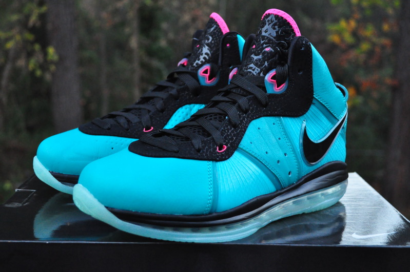 nike-air-max-lebron-8-gr-miami-retro-9-06.jpg