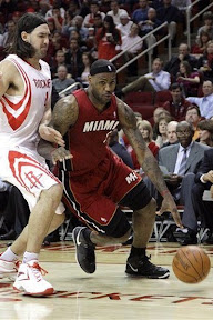 lebron james nba 101229 mia at hou 06 Three Shoes in Three Nights. LeBron James Debuts Yet Another LeBron 8 V/2   Black/White PE.